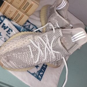 Adidas Yeezy Boost 350 V2 Static, size 9.5